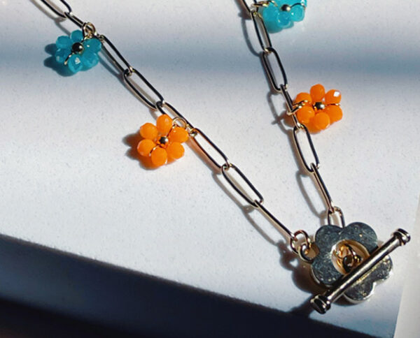 FLOWER COLORS PAPER CLIP NECKLACE - Imagen 2