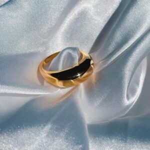 OVAL RING