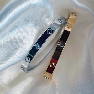 CLOVER BANGLE