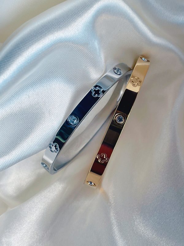 CLOVER BANGLE