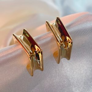 VINTAGE STUD EARRINGS