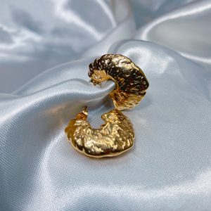 SNAIL H EARRINGS