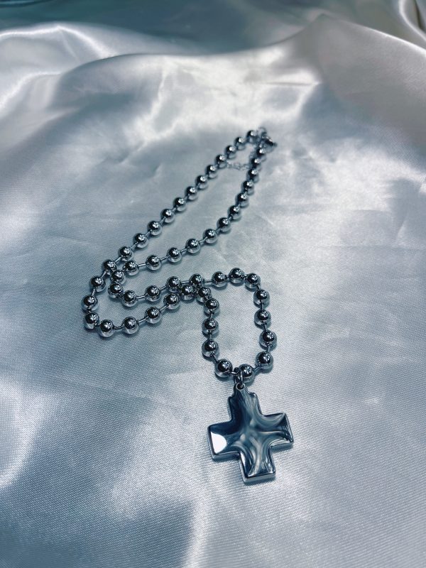 CHUNKY CROSS NECKLACE