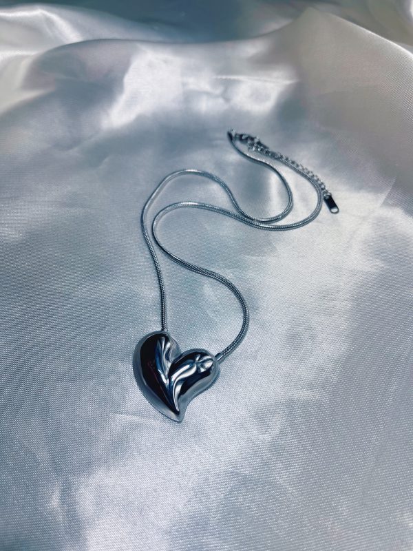 BIG LOVE NECKLACE