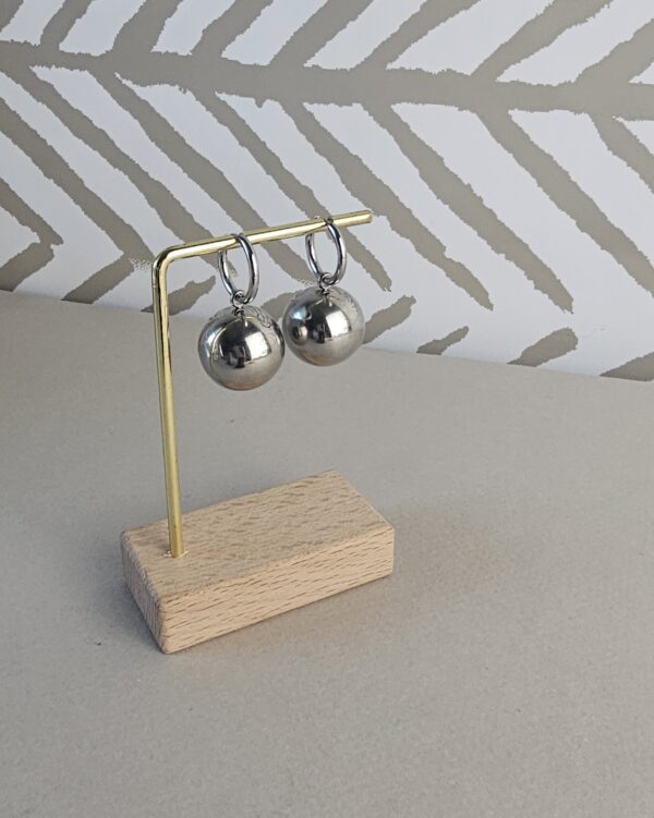 METALLIC BALLOON EARRINGS