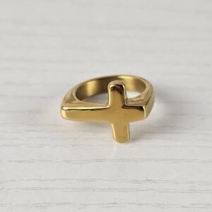 CROSS RING