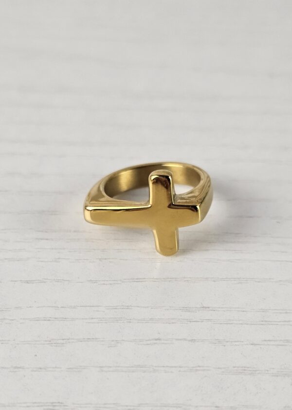 CROSS RING